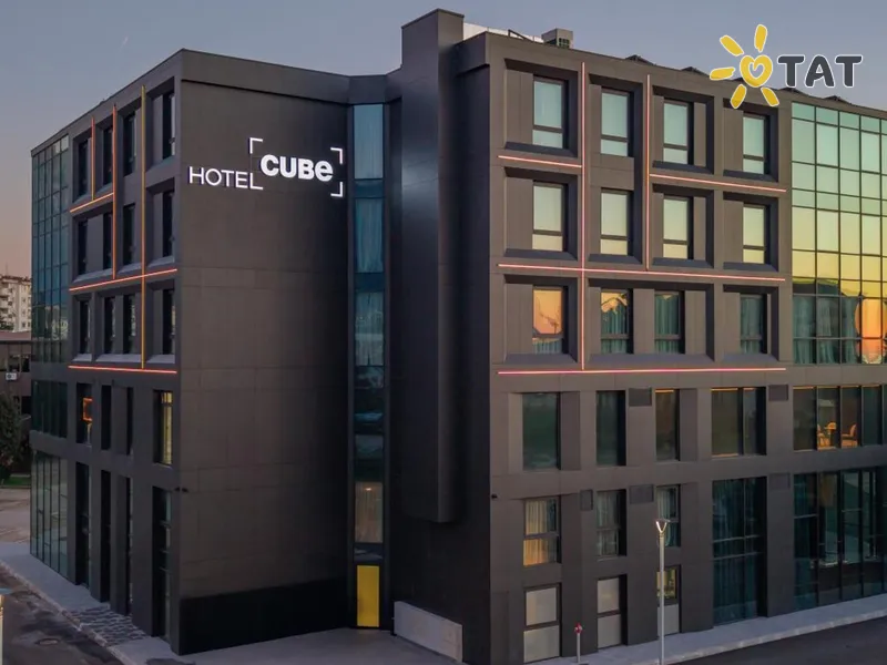 Cube Hotel