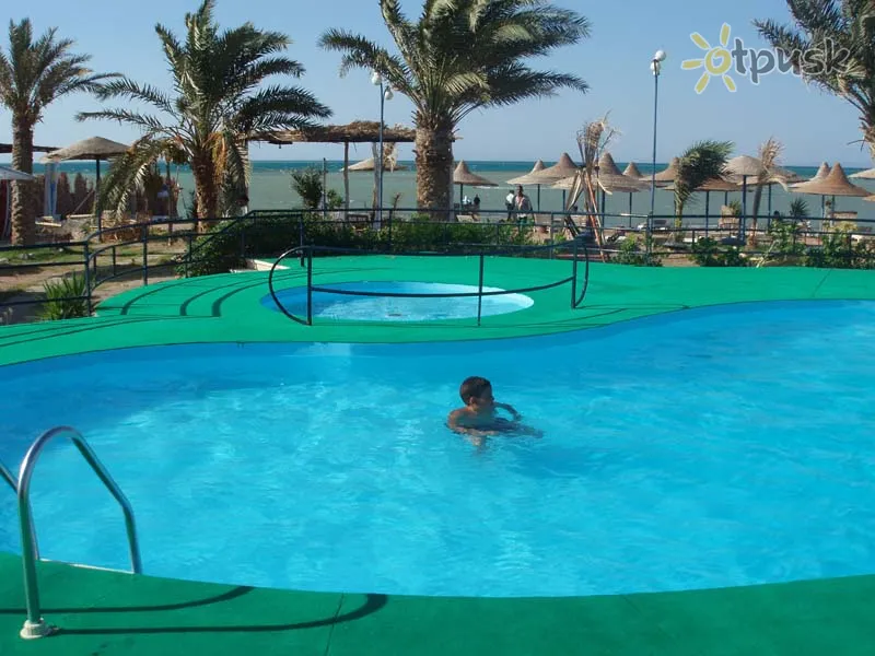 Фото отеля Sultana Beach 3* Хургада Єгипет екстер'єр та басейни