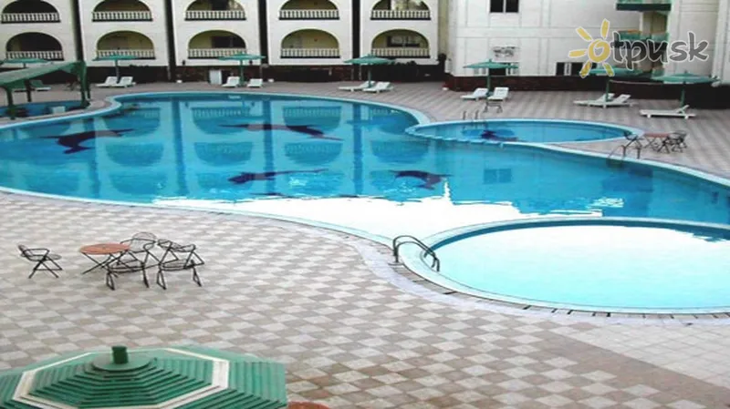Фото отеля Pharaoh Club Hotel 3* Хургада Єгипет екстер'єр та басейни
