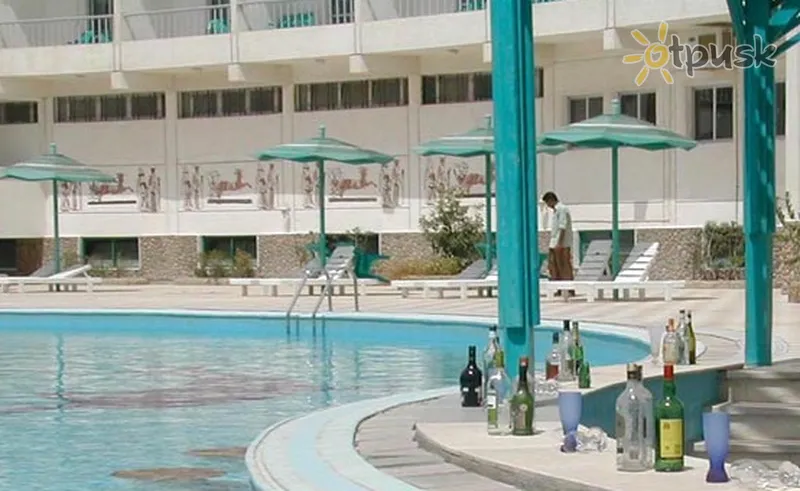 Фото отеля Pharaoh Club Hotel 3* Хургада Єгипет екстер'єр та басейни