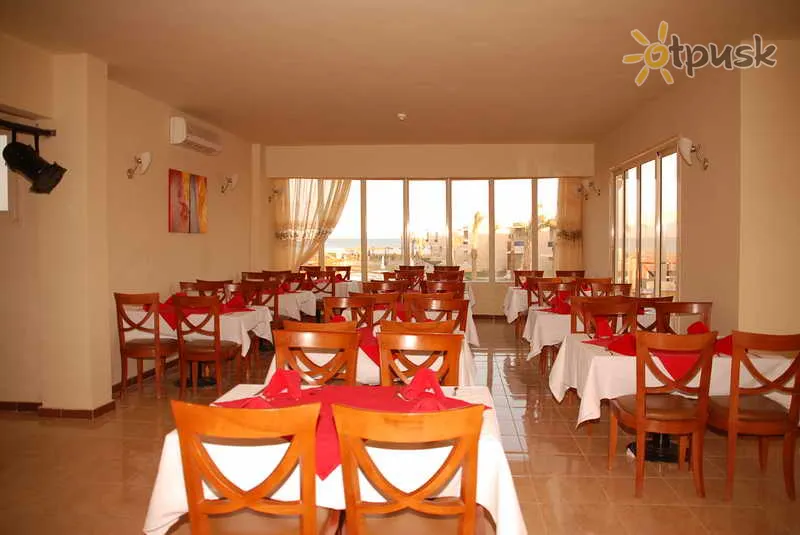 Фото отеля Yara Beach Club 3* Сома Бей Єгипет бари та ресторани
