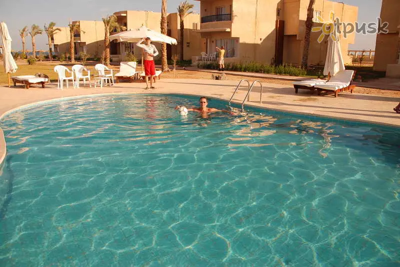Фото отеля Yara Beach Club 3* Сома Бей Єгипет екстер'єр та басейни