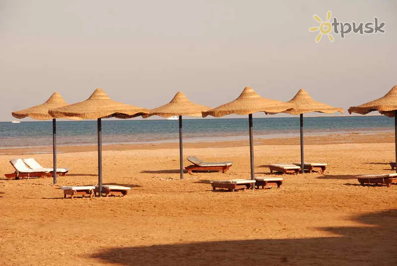 Фото отеля Yara Beach Club 3* Сома Бей Єгипет пляж