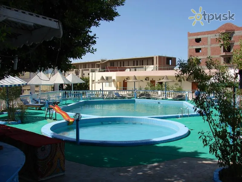Фото отеля El Tabia Hotel 2* Хургада Єгипет екстер'єр та басейни