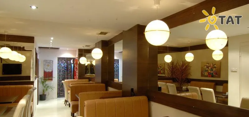 Фото отеля Istanbul Suite Home Istiklal 3* Стамбул Туреччина лобі та інтер'єр