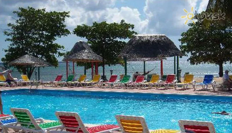 Фото отеля Costa Sur 3* Trinidadas Kuba išorė ir baseinai