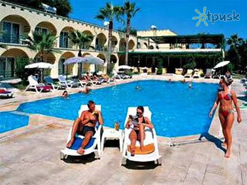 Фото отеля Golden Sun Hotel 2* Hurgada Ēģipte ārpuse un baseini