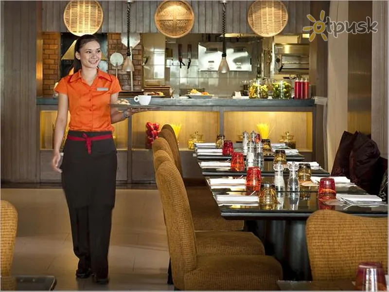 Фото отеля Swissotel Resort Patong Beach 4* о. Пхукет Таиланд бары и рестораны