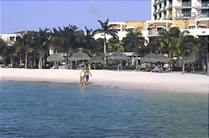 Фото отеля Aruba Phoenix Beach Resort 4* Oranjestadas Aruba išorė ir baseinai