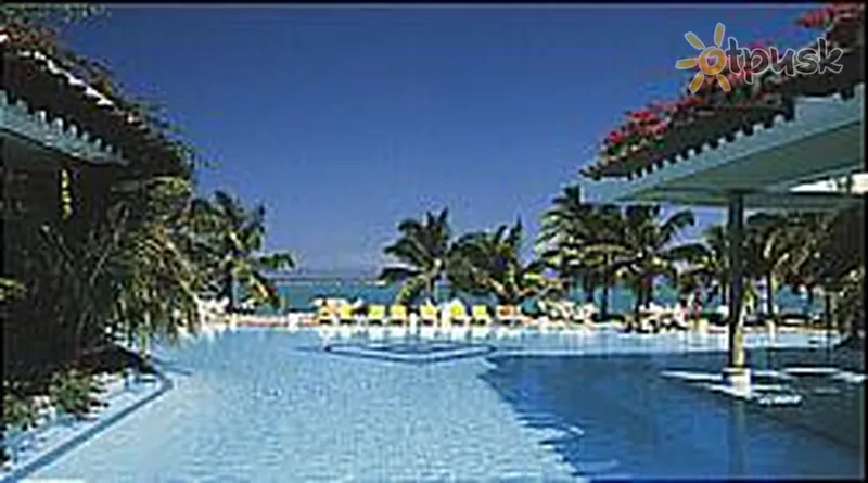 Фото отеля Paradis Beachcomber Golf Resort & Spa 5* apie. Mauricijus Mauricijus išorė ir baseinai