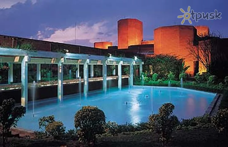 Фото отеля Sheraton Mughal 5* Агра Індія екстер'єр та басейни
