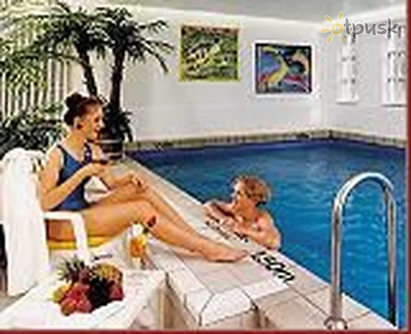 Фото отеля Holiday Inn City Center 4* Diuseldorfas Vokietija išorė ir baseinai