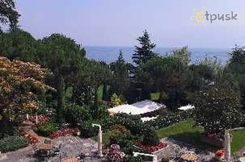 Фото отеля Beau-Rivage Palace 5* Лозанна Швейцария экстерьер и бассейны
