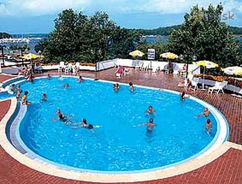 Фото отеля Galeb 2* Porec Kroatija išorė ir baseinai