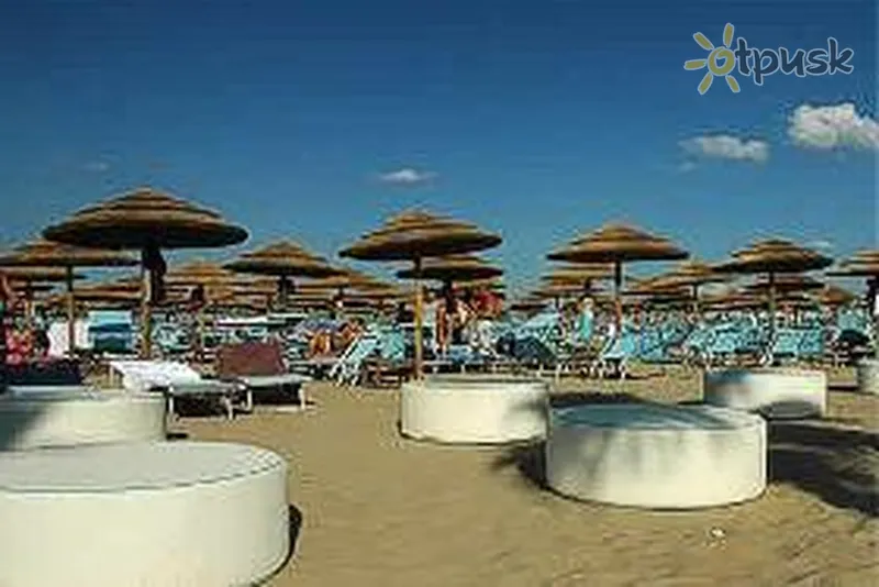 Фото отеля Bikini 3* Ріміні Італія пляж