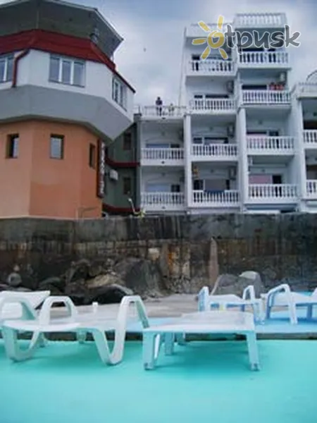Фото отеля Эллинг 15 3* Alušta Krymas išorė ir baseinai