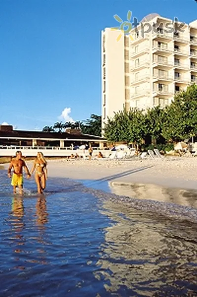 Фото отеля Grand Barbados Resort 4* Bridžtauna Barbadosa ārpuse un baseini