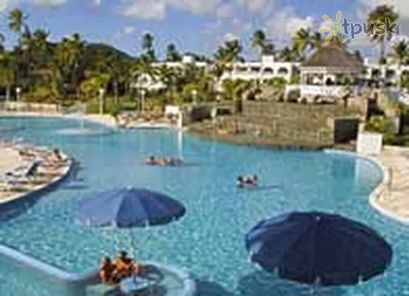 Фото отеля Jolly Beach Resort 4* Jāņi Antigva ārpuse un baseini