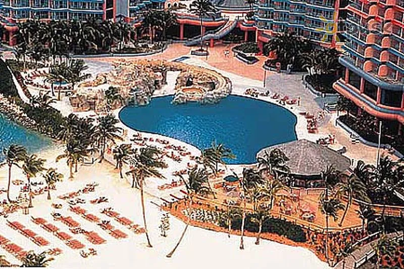 Фото отеля Wyndham Nassau Resort & Crystal Palace Casino 5* Nassau Bahamos išorė ir baseinai