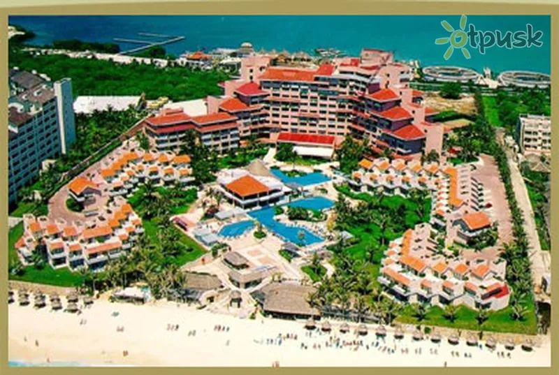 Фото отеля Wyndham Grand Cancun Resort & Villas 5* Канкун Мексика екстер'єр та басейни