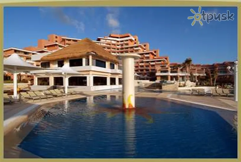 Фото отеля Wyndham Grand Cancun Resort & Villas 5* Канкун Мексика екстер'єр та басейни