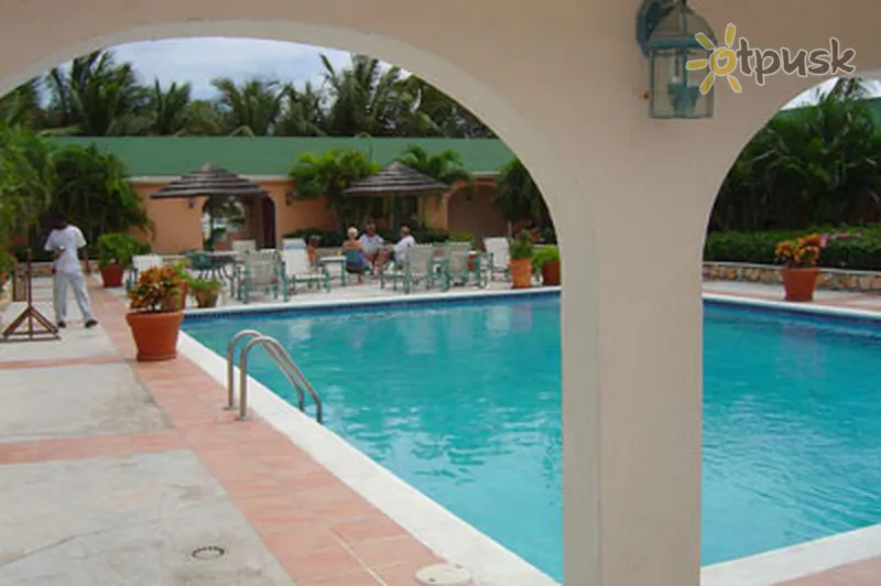 Фото отеля Caravanserai Beach Resort 3* о. Сент Мартен Франція екстер'єр та басейни