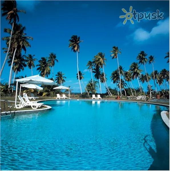 Фото отеля Alphonse Island Resort 5* о. Альфонс Сейшельські о-ви екстер'єр та басейни