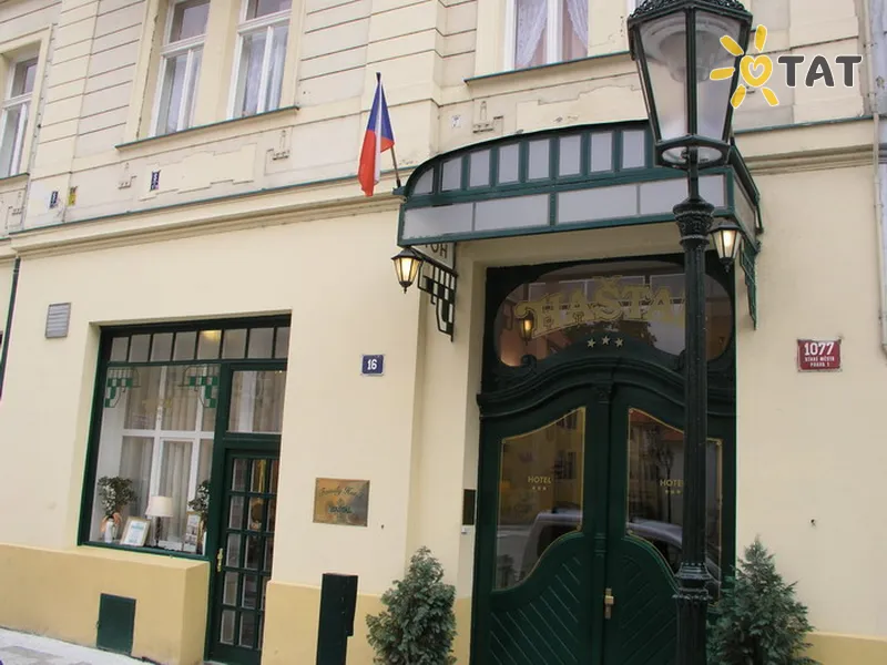 Фото отеля Hastal Prague Old Town Hotel 4* Прага Чехия экстерьер и бассейны