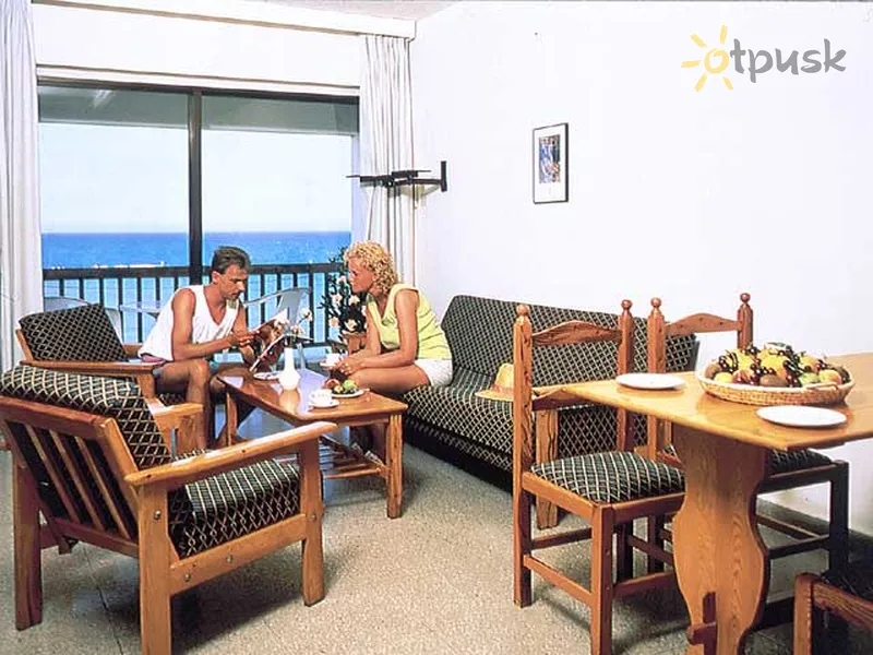 Фото отеля Michael's Beach Hotel Apartments 3* Larnaka Kipra istabas