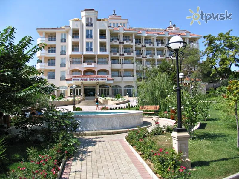 Фото отеля Алые Паруса 4* Feodosija Krymas išorė ir baseinai