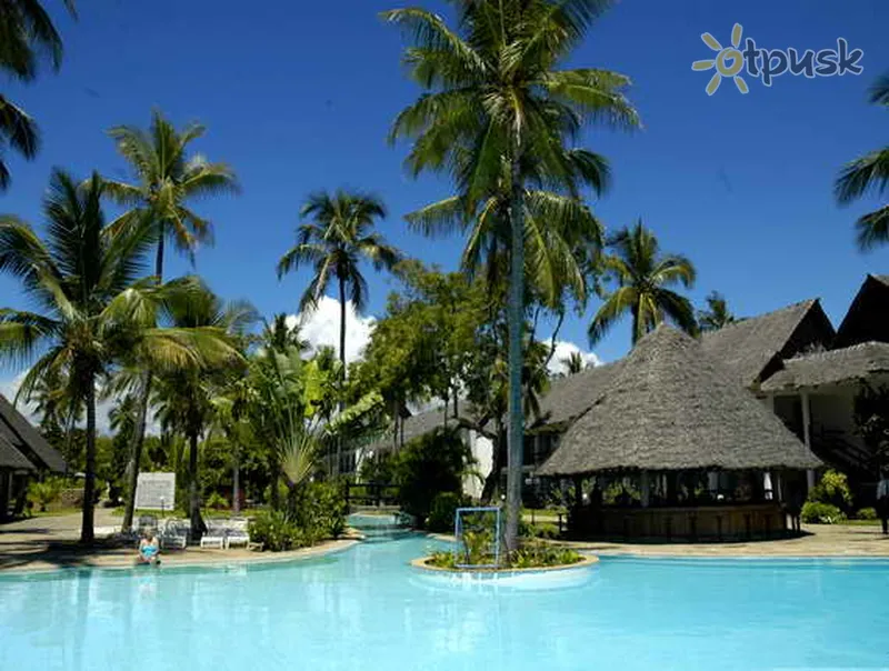 Фото отеля Tiwi Beach 4* Mombasa Kenija išorė ir baseinai