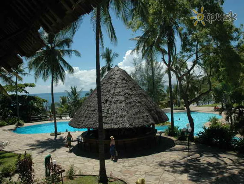 Фото отеля Tiwi Beach 4* Момбаса Кения экстерьер и бассейны