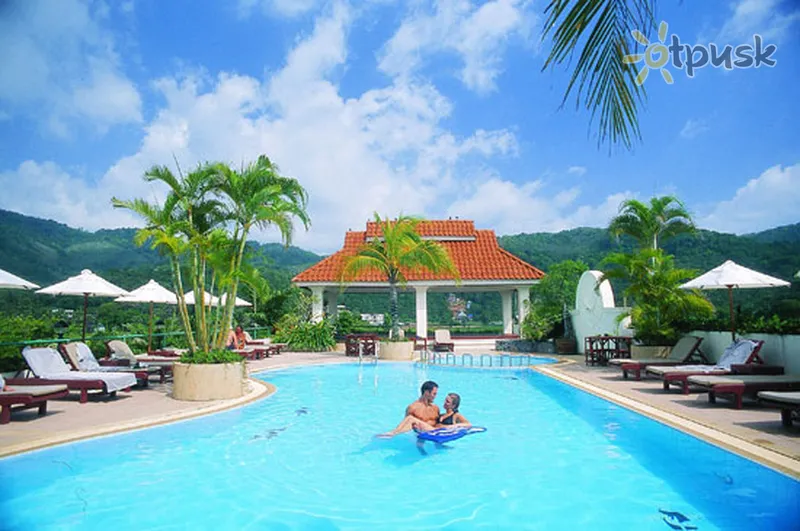 Фото отеля The Old Phuket Karon Beach Resort 4* о. Пхукет Таиланд экстерьер и бассейны