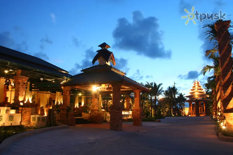 Фото отеля Circle Phuket Resort & Spa 4* о. Пхукет Таїланд екстер'єр та басейни