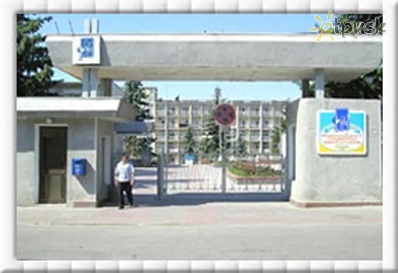 Фото отеля Залізничний 2* Хмільник Україна екстер'єр та басейни