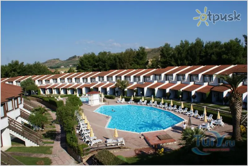 Фото отеля Porto Kaleo Hotel Village 3* Калабрія Італія екстер'єр та басейни