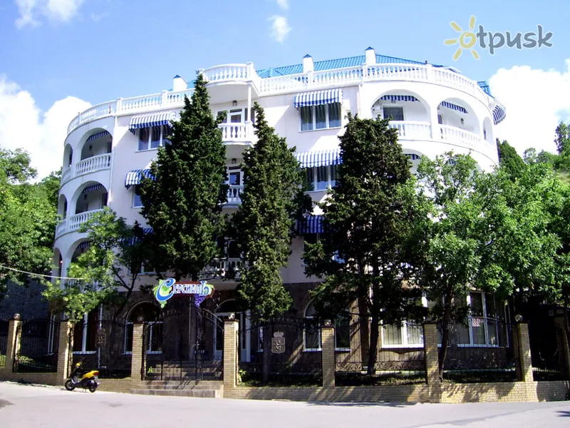 Фото отеля Серсиаль 2* Алупка Крым экстерьер и бассейны