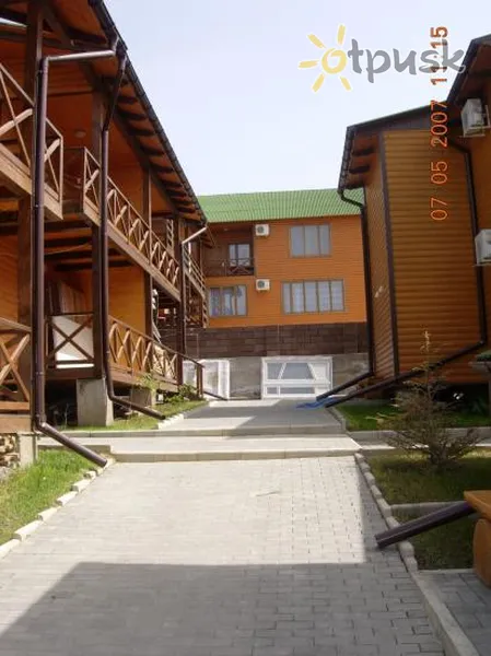 Фото отеля Легенда Карпат 2* Алушта Крим екстер'єр та басейни