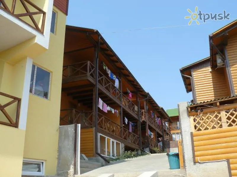 Фото отеля Легенда Карпат 2* Алушта Крим екстер'єр та басейни