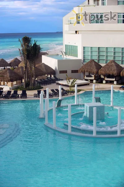 Фото отеля ME by Melia 5* Канкун Мексика екстер'єр та басейни