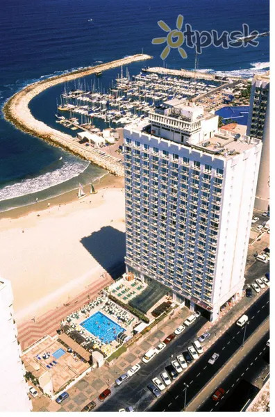 Фото отеля Crowne Plaza Tel Aviv Beach 5* Tel Avivas Izraelis išorė ir baseinai