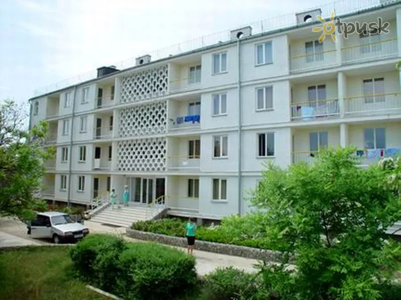 Фото отеля Маяк 2* Євпаторія Крим екстер'єр та басейни