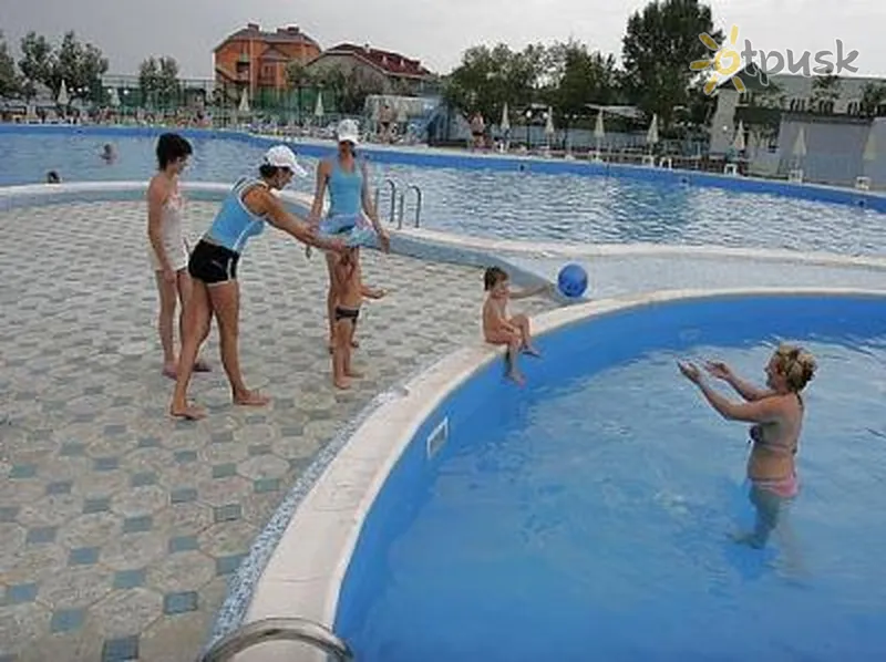 Фото отеля Артурс 3* Бердянськ Україна екстер'єр та басейни