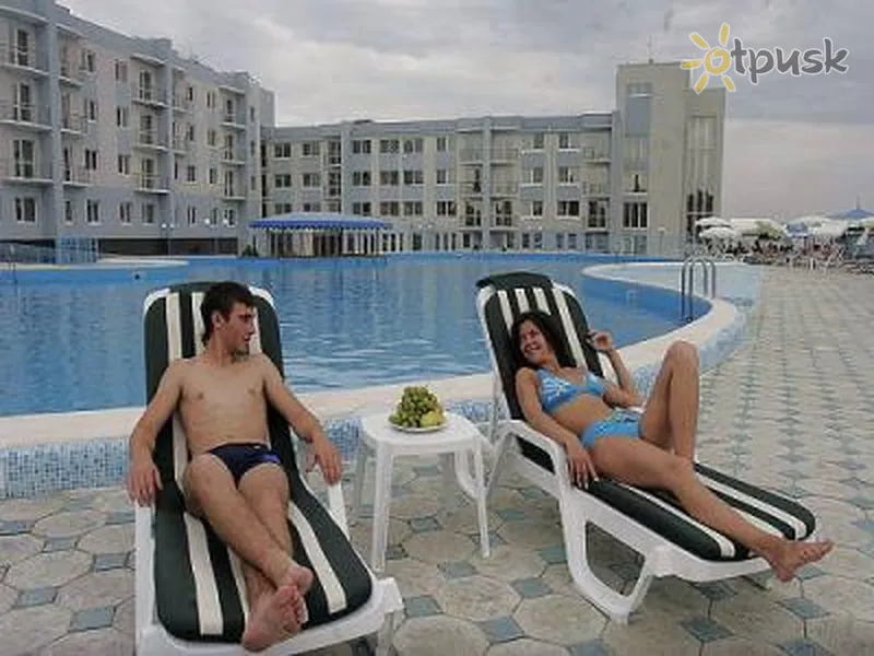 Фото отеля Артурс 3* Бердянск Украина экстерьер и бассейны