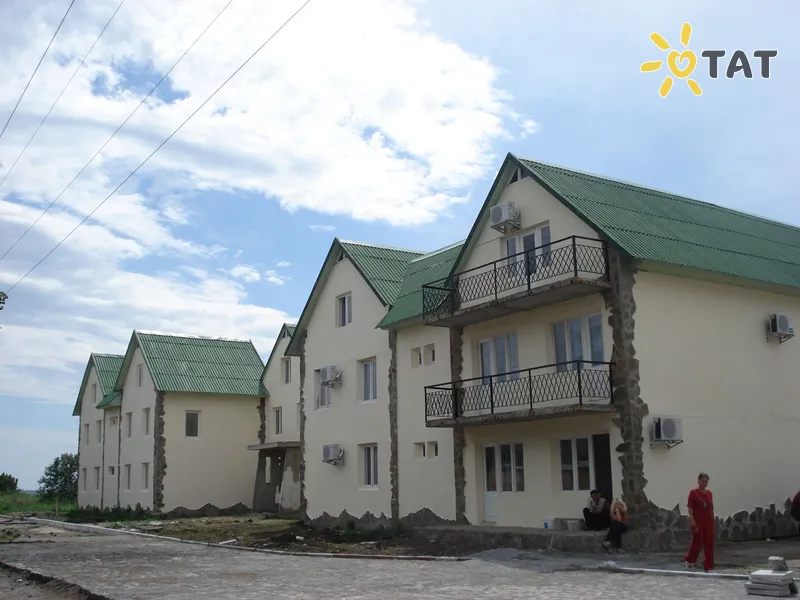 Фото отеля Квартал плюс 2* Бердянськ Україна екстер'єр та басейни