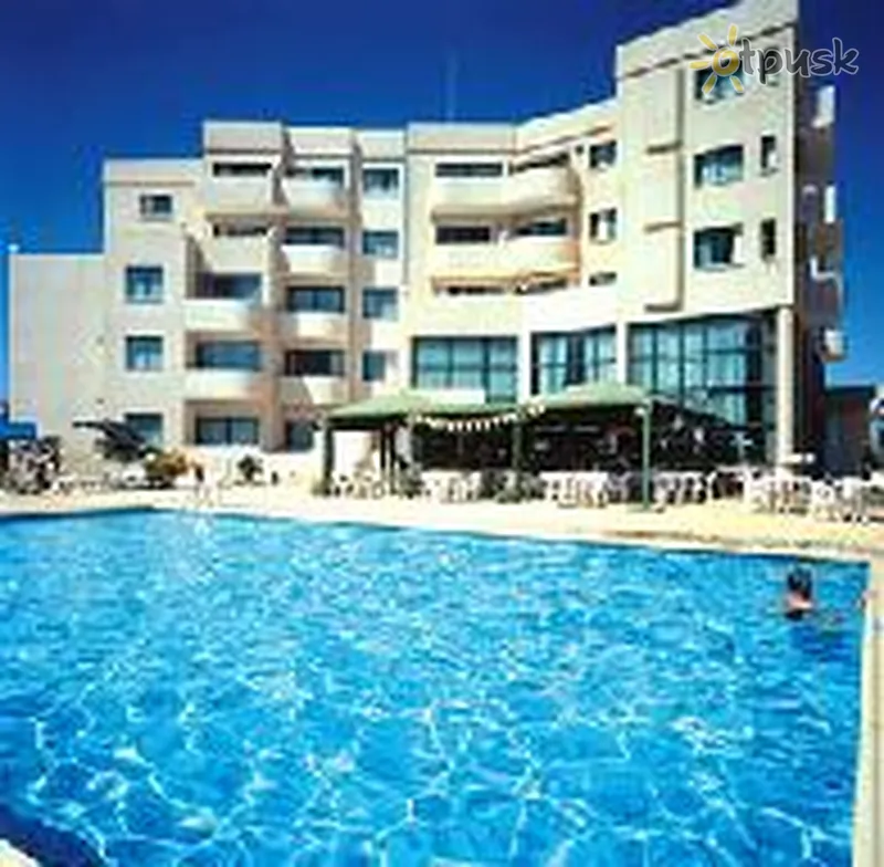 Фото отеля Isaac Apart 3* Протарас Кіпр екстер'єр та басейни