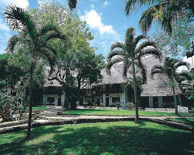 Фото отеля Coconut Village 3* Малинди Кения экстерьер и бассейны