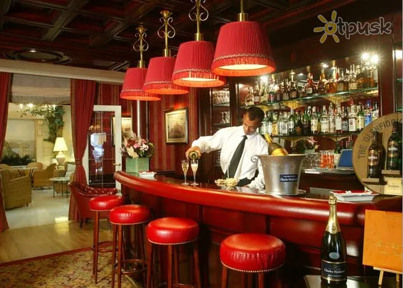 Фото отеля Franklin Roosevelt 4* Париж Франція бари та ресторани