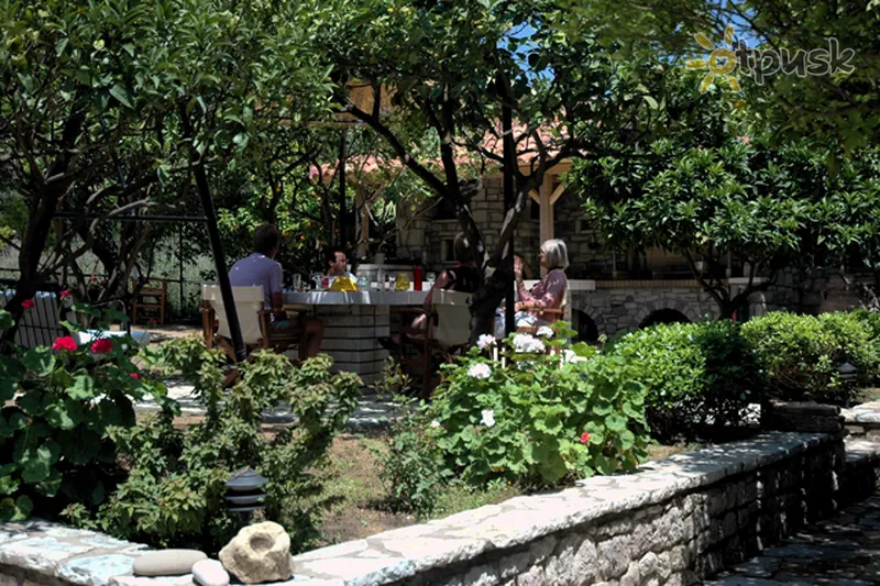 Фото отеля Villa Petra 2* Peloponesas Graikija išorė ir baseinai