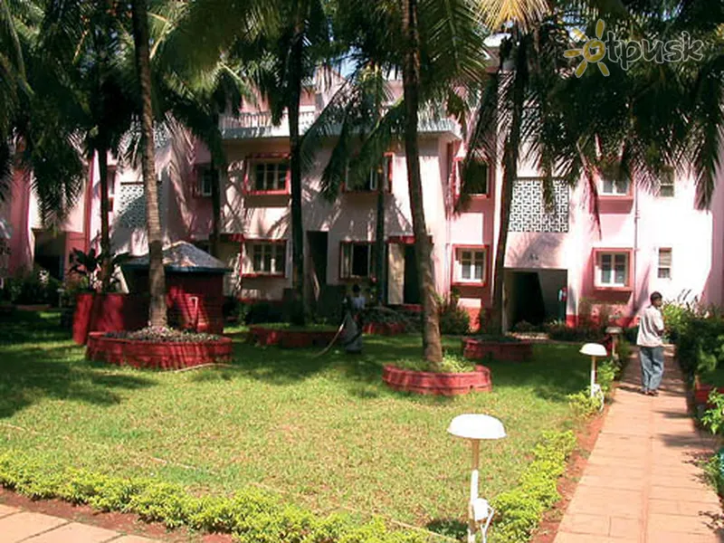 Фото отеля Dona Terezinha Hotel 2* Šiaurės Goa Indija išorė ir baseinai